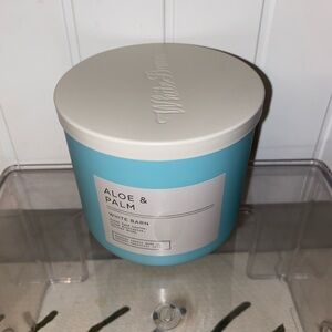 White Barn Aloe & Palm Blue Candle